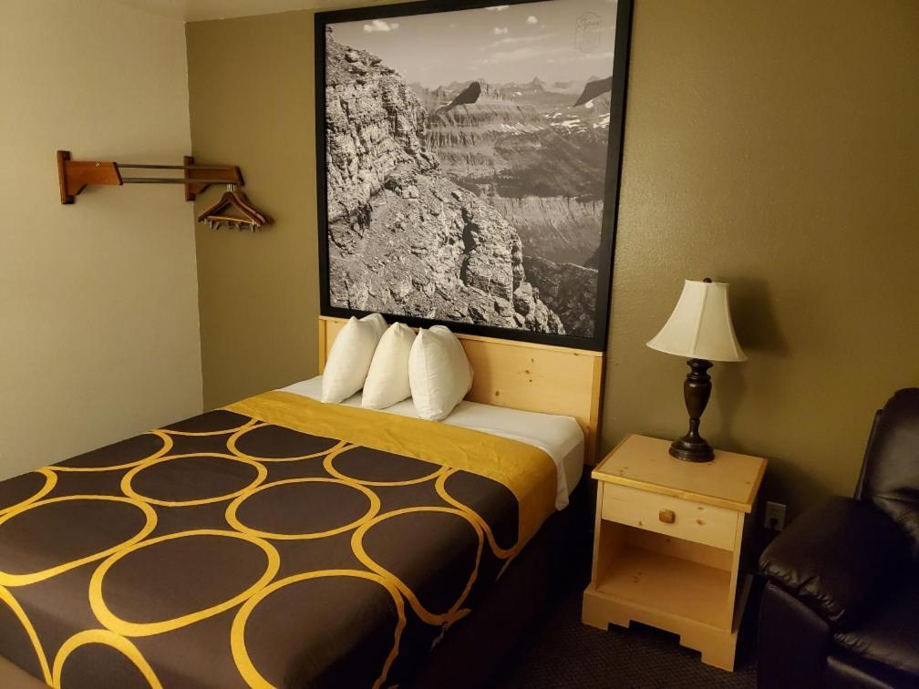 Super 8 By Wyndham Missoula/Brooks Street Hotel Bagian luar foto